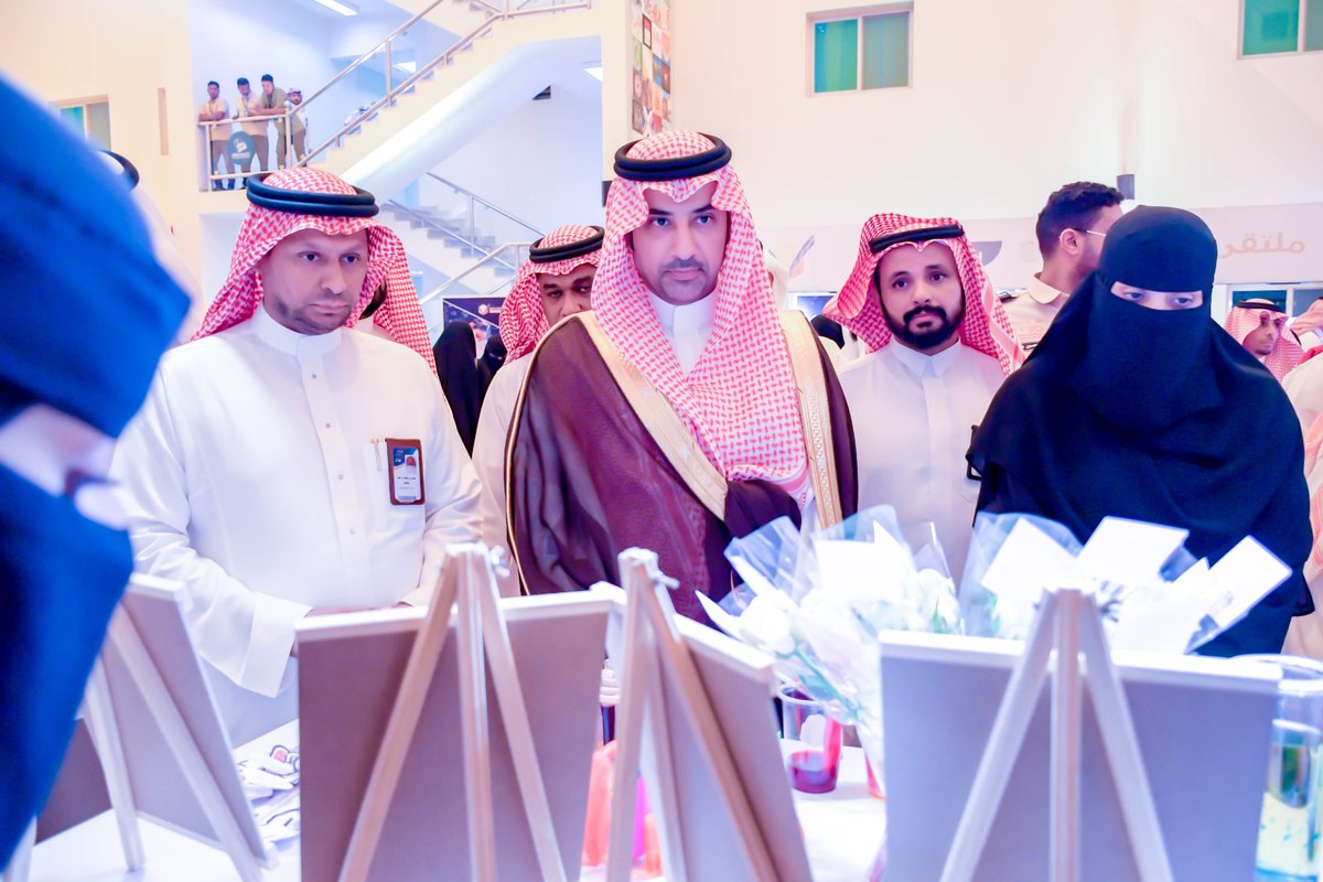 sabyagov's tweet photo. محافظ #صبيا د. سلطان بن عجمي بن منيخر يرعى ملتقى الكيمياء 2030 ويفتتح المعرض المصاحب، والذي يهدف إلى نشر وإثراء المهارات البحثية والتجارب العلمية لطلاب وطالبات ادارة تعليم #صبيا .
#الاسبوع_العالمي_للكيمياء
#المركز_الإعلامي_صبيا https://t.co/maLyvLGWGL
