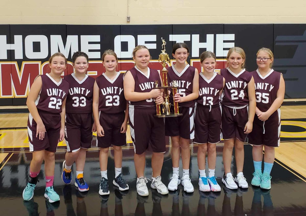 Congratulations to our 5th Grade Maroon Squad for finishing 2nd in Clinton this weekend!!! So proud of these young ladies!!! 🏆