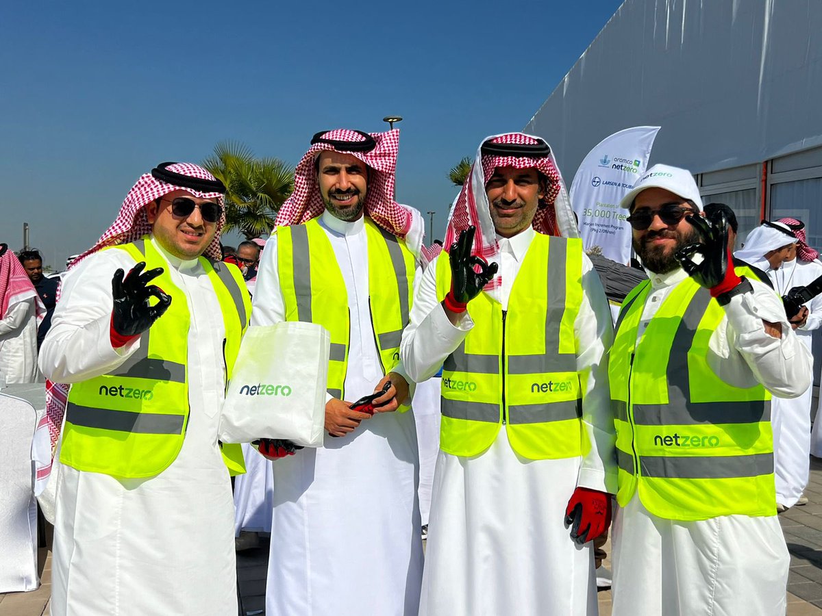 najemwk1's tweet photo. التشجير الرقمي اسلوب حديث لمتابعة الأشجار واختيار النوع والحجم المناسب للمنطقة 
وتأتي هذه المبادرة تزامناً مع انطلاق مؤتمر المناخ العالمي ومؤتمر  #السعودية_خضراء 
 بالتعاون مع القطاع العام والخاص لتحقيق رؤية المملكة. https://t.co/ogZeylDi07