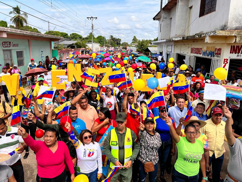 josemvasquez's tweet photo. El municipio San Jerónimo de Guayabal dió una demostración contundente de amor Patrio. El Guárico entero va a salir triunfador en unidad. Con la voz en alto diremos #5VecesSí el #3D https://t.co/rbI5pOTSEu