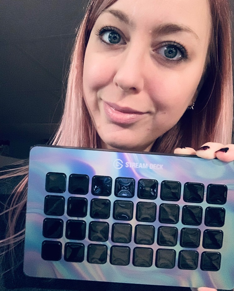 Thank you SO much <a href="/KoCCreations/">KoCustomCreations</a> for your great products and the chance to win this Stream Deck with one of your amazing skins on it 🤩!! 

They have another giveaway on right now for a Nintendo Switch Lite!! Open worldwide, enter here: kocustomcreations.com/giveaways/