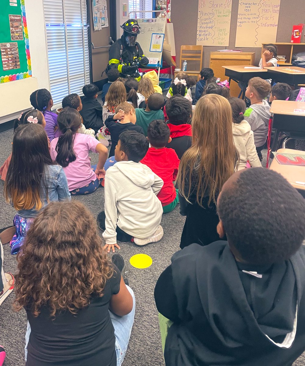 gabrielleafp1's tweet photo. Thank you to Firefighter Chris for visiting TJ 1st graders today to discuss the importance of his community job! @TJeffersonBASD @BethlehemAreaSD https://t.co/1EvSnwImyN