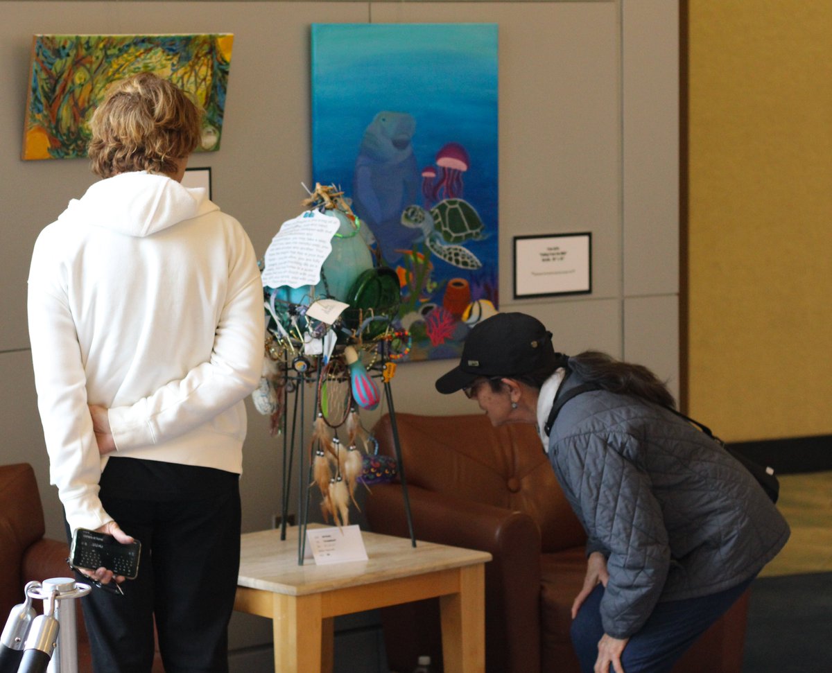 dailyegyptian's tweet photo. Morris Library held the Wild Things Art Show on Nov. 3 where local artists showed off their work. Check out these highlights from the event:

Photos by Enan Chediak

#SIUC #SouthernIllinoisUniversity #MorrisLibrary #TheWildThingsArtShow #LocalArt https://t.co/HLAXteUtIU