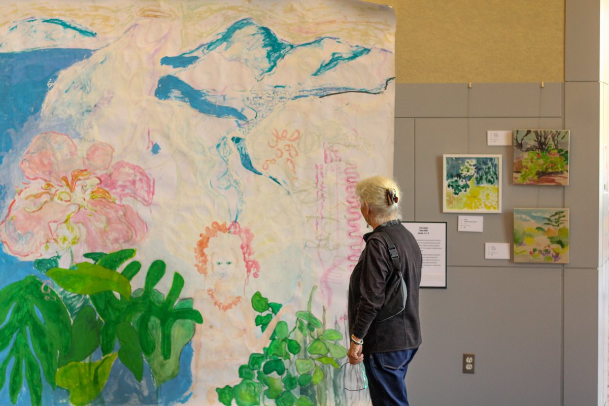 dailyegyptian's tweet photo. Morris Library held the Wild Things Art Show on Nov. 3 where local artists showed off their work. Check out these highlights from the event:

Photos by Enan Chediak

#SIUC #SouthernIllinoisUniversity #MorrisLibrary #TheWildThingsArtShow #LocalArt https://t.co/HLAXteUtIU