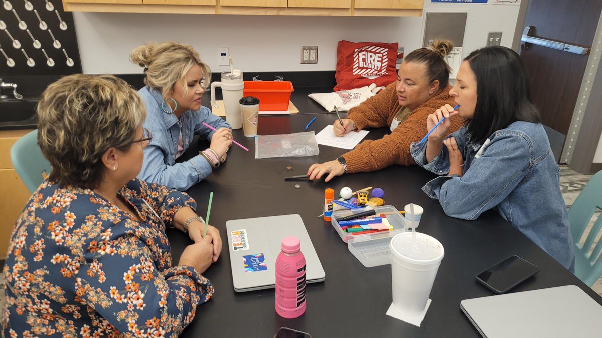 ESCR11_EC's tweet photo. Our participants tinkered, problem-solved, and expressed their ideas with loose parts in this STEM-tastic day of learning. Did you miss out on all of the excitement? This session will be available as a part of our upcoming summer catalog of courses. #steam #earlychildhood #esc11 https://t.co/Kj4dhWhMKJ