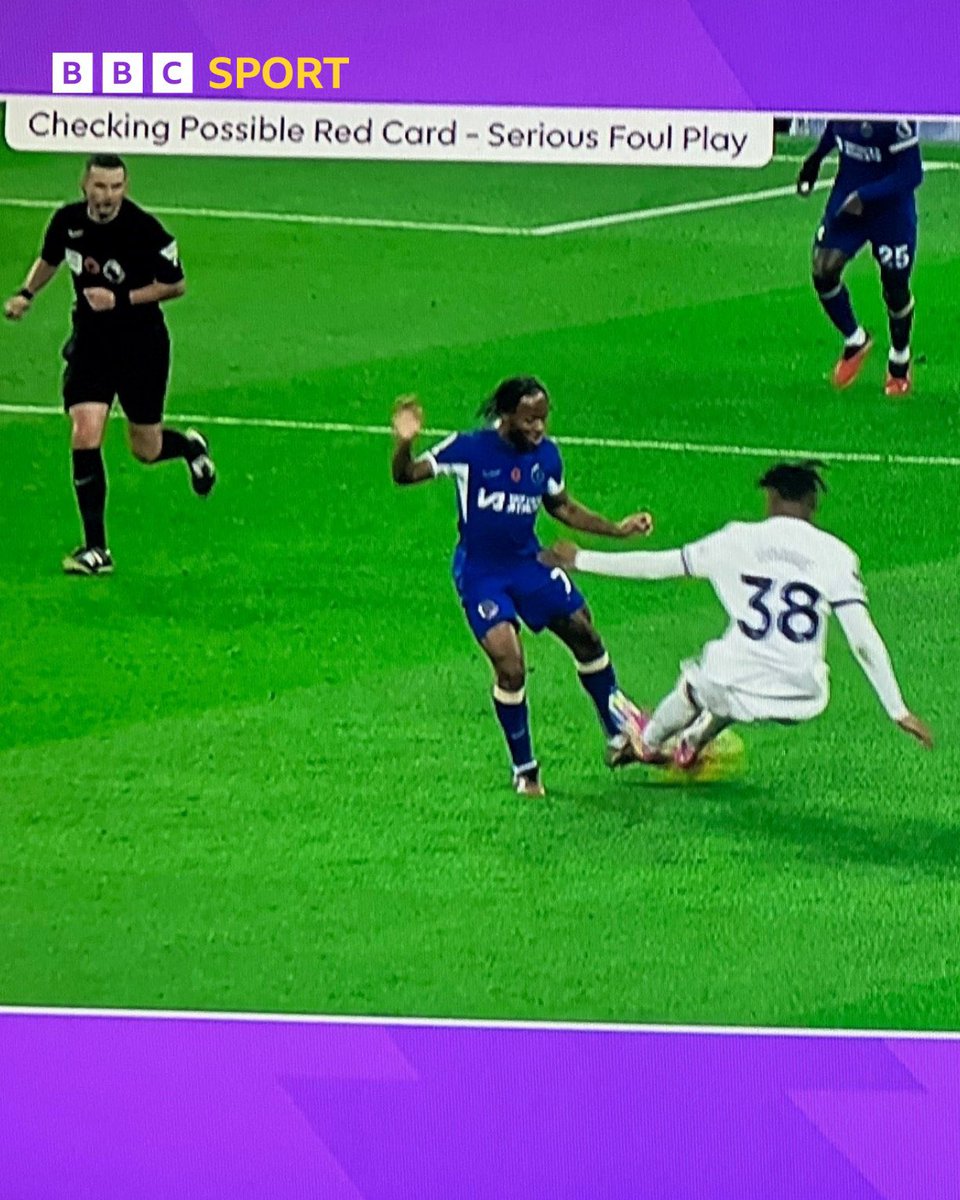 lewiscouper's tweet photo. @DannWorth Mate he must’ve had a bet on. Udogie somehow still on too… https://t.co/ZZkJkO4Wr9