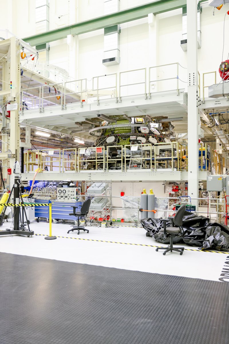 NASA_Orion's tweet photo. At @NASAKennedy, the #Artemis II Orion was powered on for the first time to confirm that the crew and service modules are communicating with each other and that power is distributing correctly throughout the spacecraft. https://t.co/M6VpNXiSW0