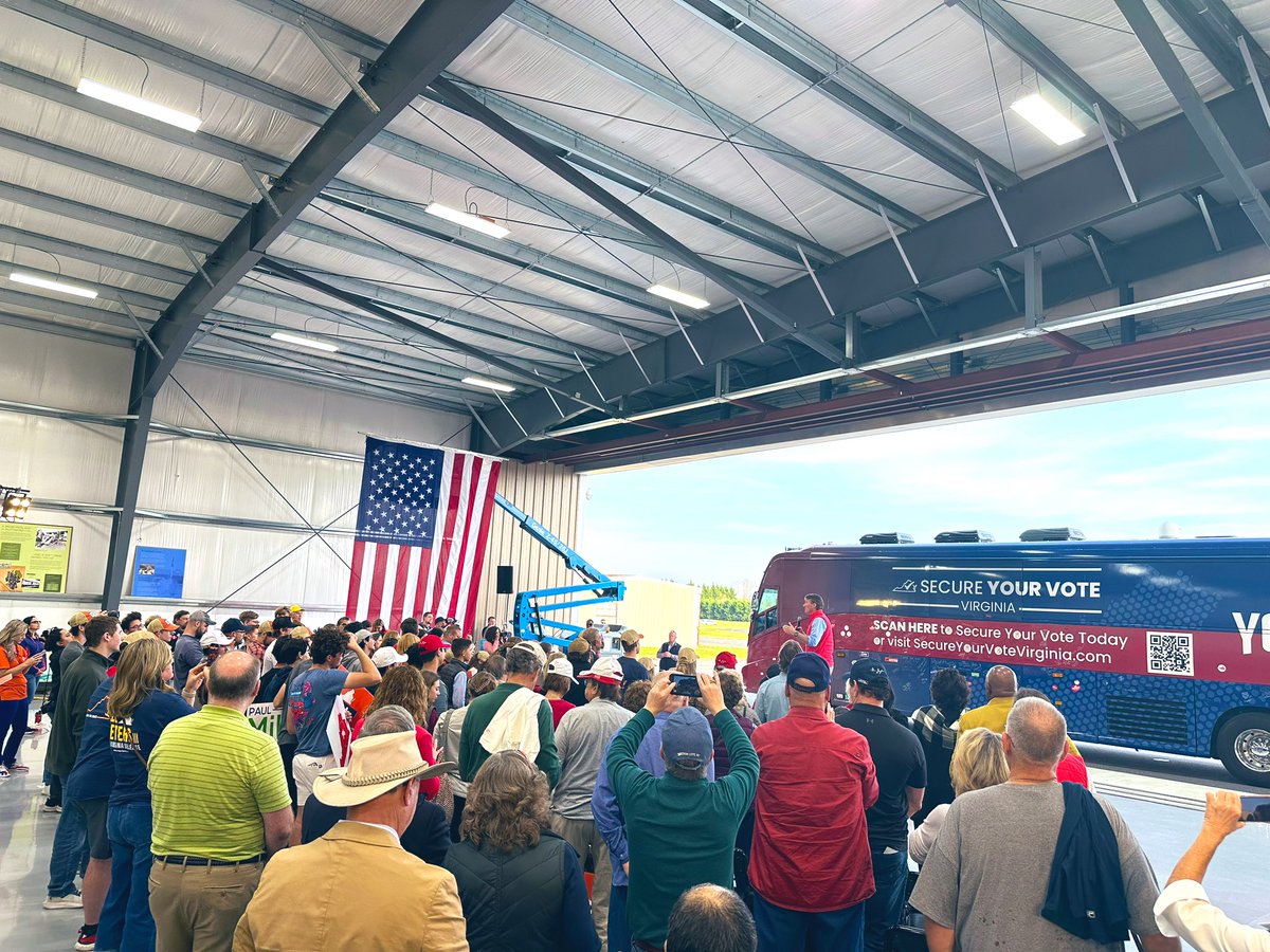zackroday's tweet photo. Fredericksburg, VA — Gov. @GlennYoungkin stumping for @TaraDurantVA, @leepetersforva, and all our great candidates. 

On to Manassas and then Leesburg next. Closing strong. https://t.co/7YIFux5QMv