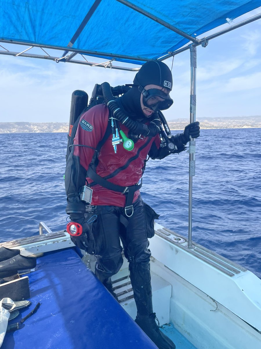 After each sampling dive, it's crucial to store our samples in the right solutions. This ensures that we can meticulously process them in the laboratory, unveiling the secrets of the ocean!
#ScienceExploration #LabLife #MarineResearch"
#marinebiology #marinebiologist #ccr