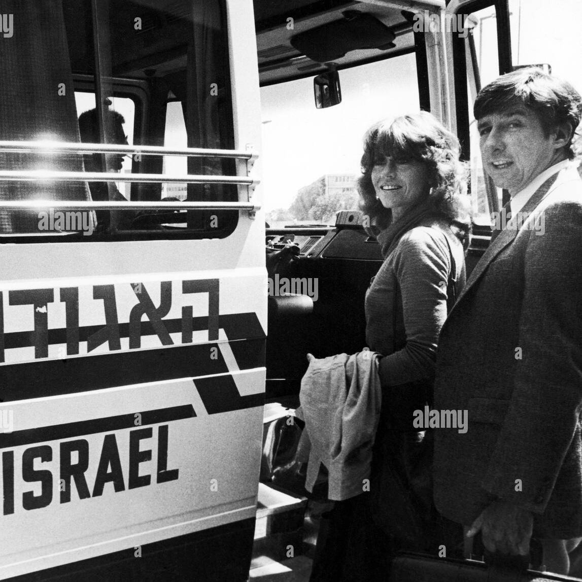 fondafondapod's tweet photo. Why hasn’t @JaneFonda said anything about Palestine since Oct 7th? Jane’s disappointing history on Israel/Palestine: A thread https://t.co/7ad3MIt9Wm