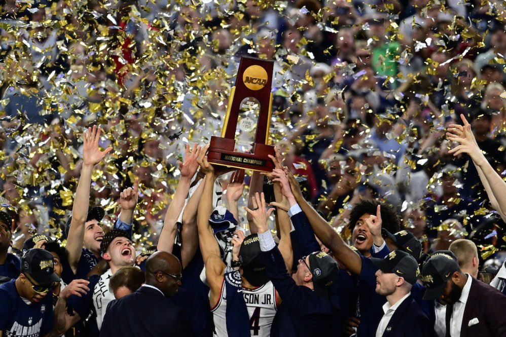 NoSznOff's tweet photo. College Basketball Cheat Sheet is here! 

Lists, Rankings, &amp; Tiers

Top Players, Teams, &amp; Coaches 

Includes Conference Championship Predictions

Read Below: ⬇️
https://t.co/sftMfCE0xD

#CollegeBasketball #PreseasonPoll #NCAABasketball #ESPN https://t.co/nWd4wUf42C