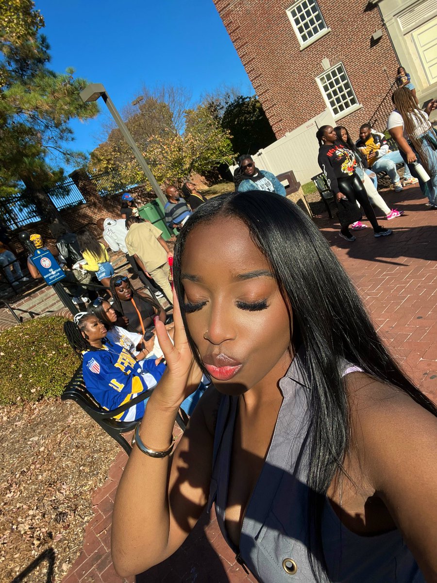 Robinpleasee's tweet image. First successful homecoming 😂😛