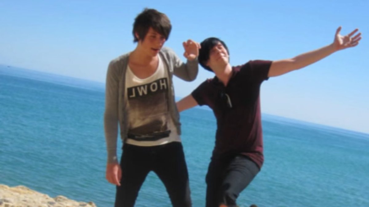 windhowell's tweet photo. dan and phil’s first trip to portugal together was when they looked like this btw xx https://t.co/jSW411rdc9
