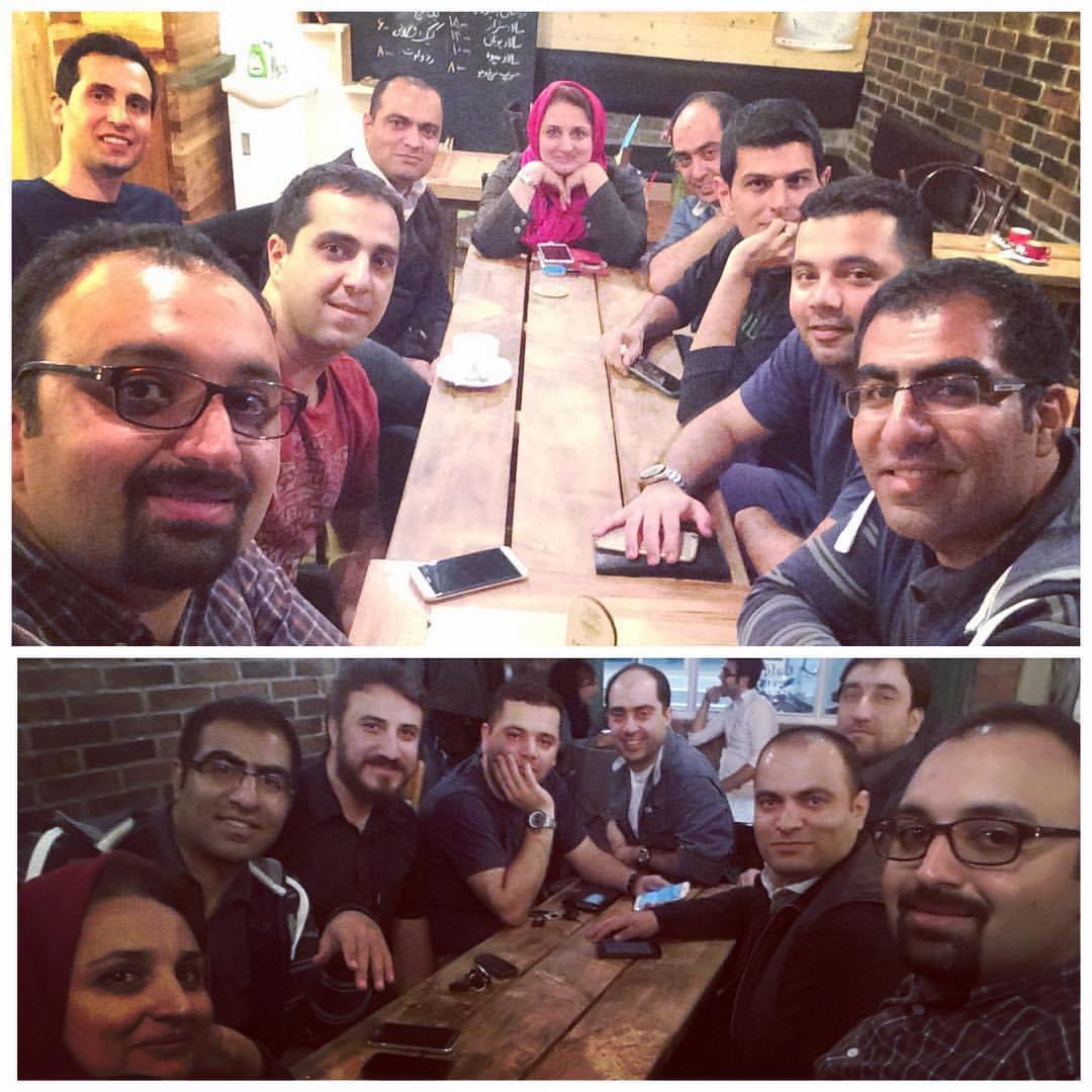 AzizBanihashemi's tweet photo. سال‌هایی نه چندان دور 

در حدود ده سال پیش در #کافه_رادیو سپاهان در کنار دوستان جان https://t.co/U6Lgv7DwXk
