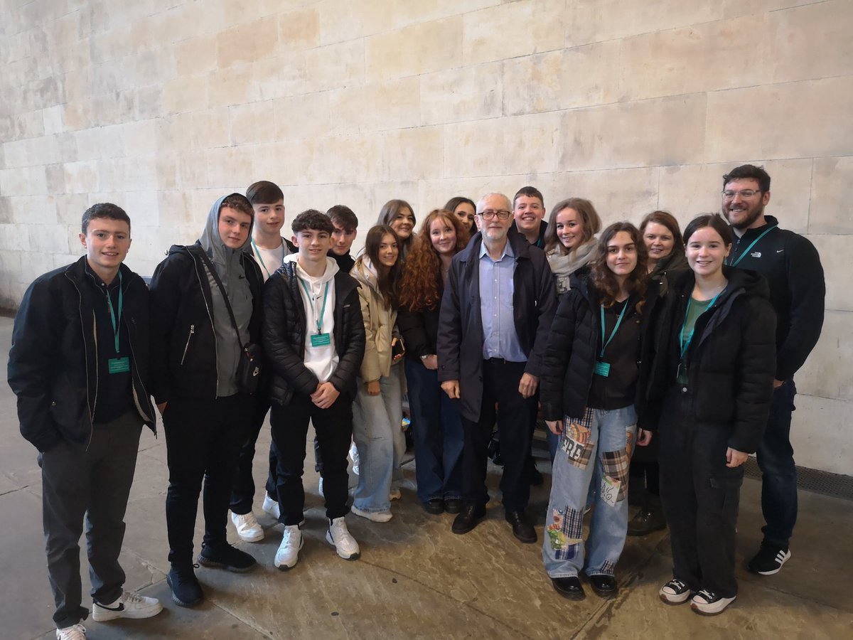Pupils were very excited during our trip to @UKParliament last week when they got to meet @jeremycorbyn Thank you so much for taking the time to speak to our young people and get some photos. A big highlight of the day which they are all still talking about now @_stcolumba #UKPW