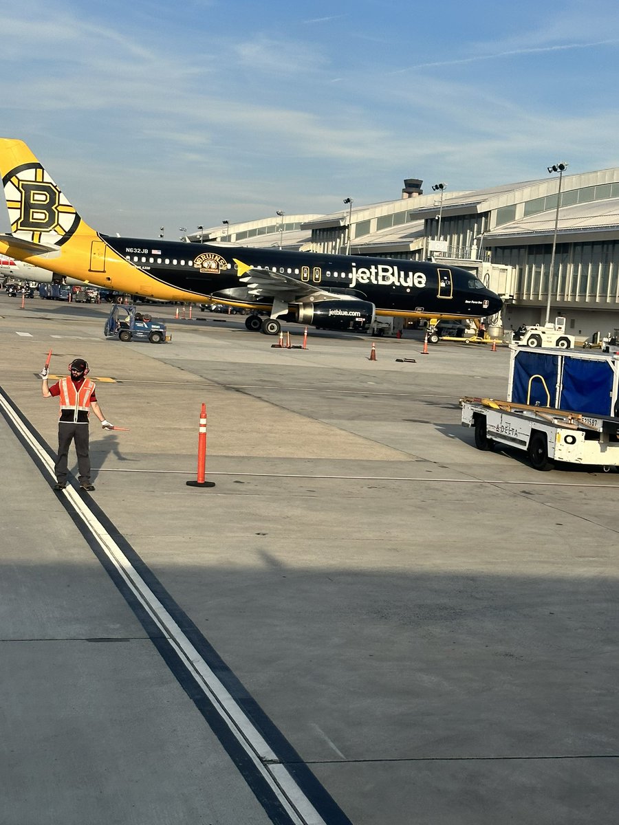 lhowe1021's tweet photo. Not sure what Bear Force One is doing in Raleigh but not a bad thing to arrive to #Bruins https://t.co/9Vp5TPLJiu