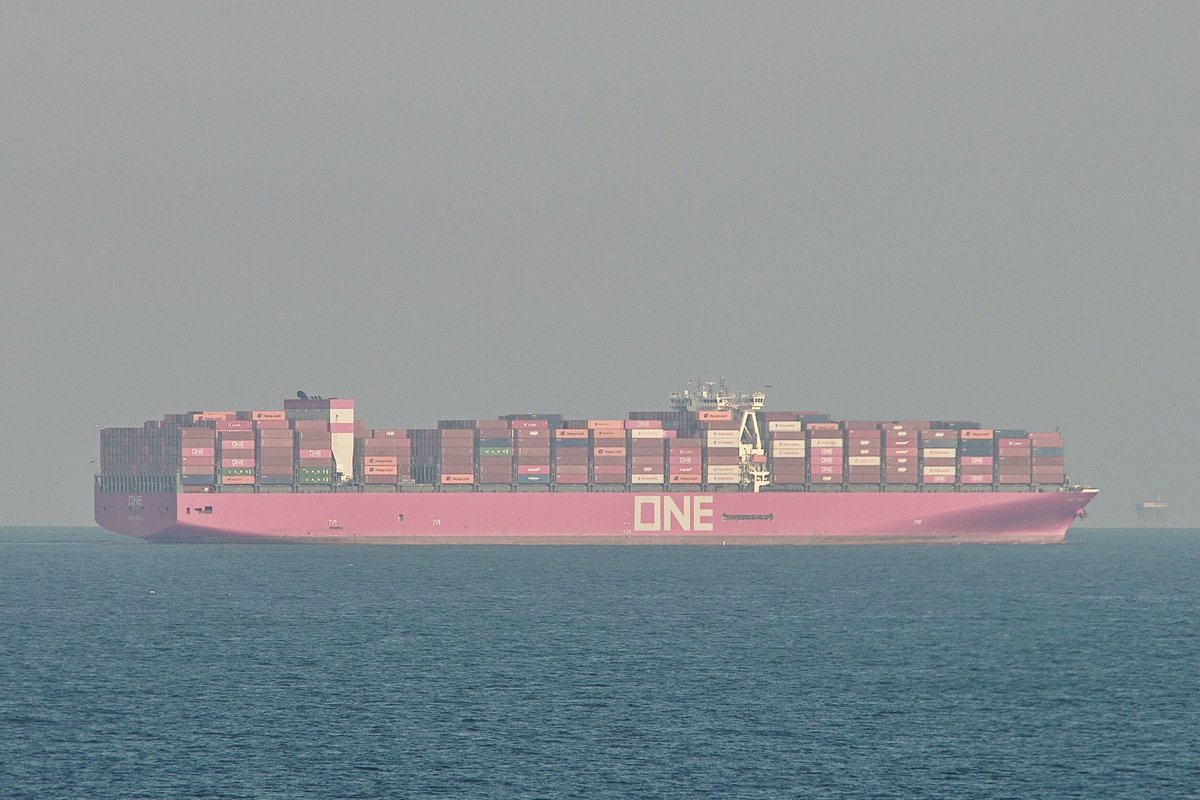 johnmorgan726's tweet photo. The ONE SWAN, IMO:9741437 a 364 meter Bird-class #ContainerShip en route to Halifax, Canada, flying the flag of Panama 🇵🇦. #FoundONE @ONENorthAmerica #MagentaNotPink #OceanNetworkExpress #ONESwan #AsONEWeCan #ShipsInPics https://t.co/VvhLV8Fm9R