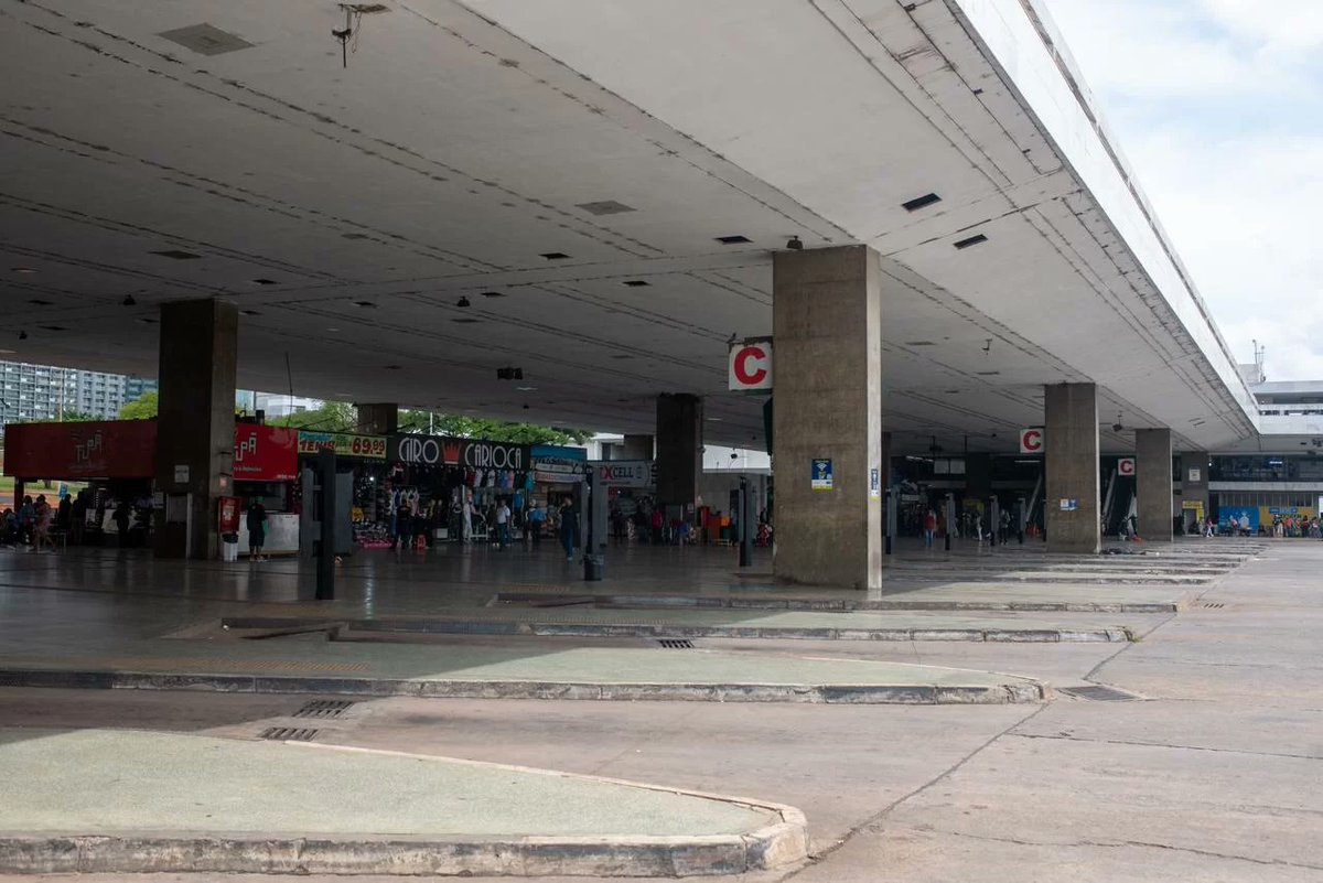 Metropoles's tweet photo. Rodoviários no DF: proposta de suspensão da greve será votada em assembleia

A greve dos rodoviários foi deflagrada nesta segunda-feira (6/11), mesmo após decisão judicial proibir a paralisação dos trabalhadores

Leia na #ColunaGrandeAngular: https://t.co/1q1Z8CbquL https://t.co/VxdeoqW0tV