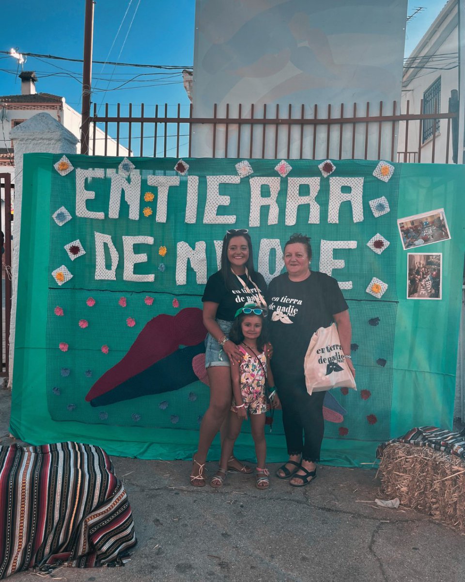 tierra_fest's tweet photo. Por nuestro photocall pasó gente muy muy chula, si no os lo creéis aquí tenéis una muestra!
#entierradenadie #photocall #entierradenadiefest #festivalenelparaiso #festivalenjaen #santiagopontones #sierradesegura #naturalezaymusica #paratodoslospublicos #gentechula https://t.co/ohkdYioYVU
