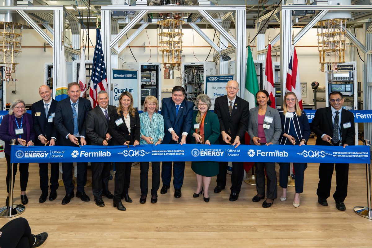 The U.S. Department of @ENERGY's Fermilab hosted a ribbon-cutting ceremony on today to open “The Quantum Garage,” a new flagship quantum research facility. 🤩 🔗Read more about 'The Quantum Garage”: news.fnal.gov/2023/11/fermil…