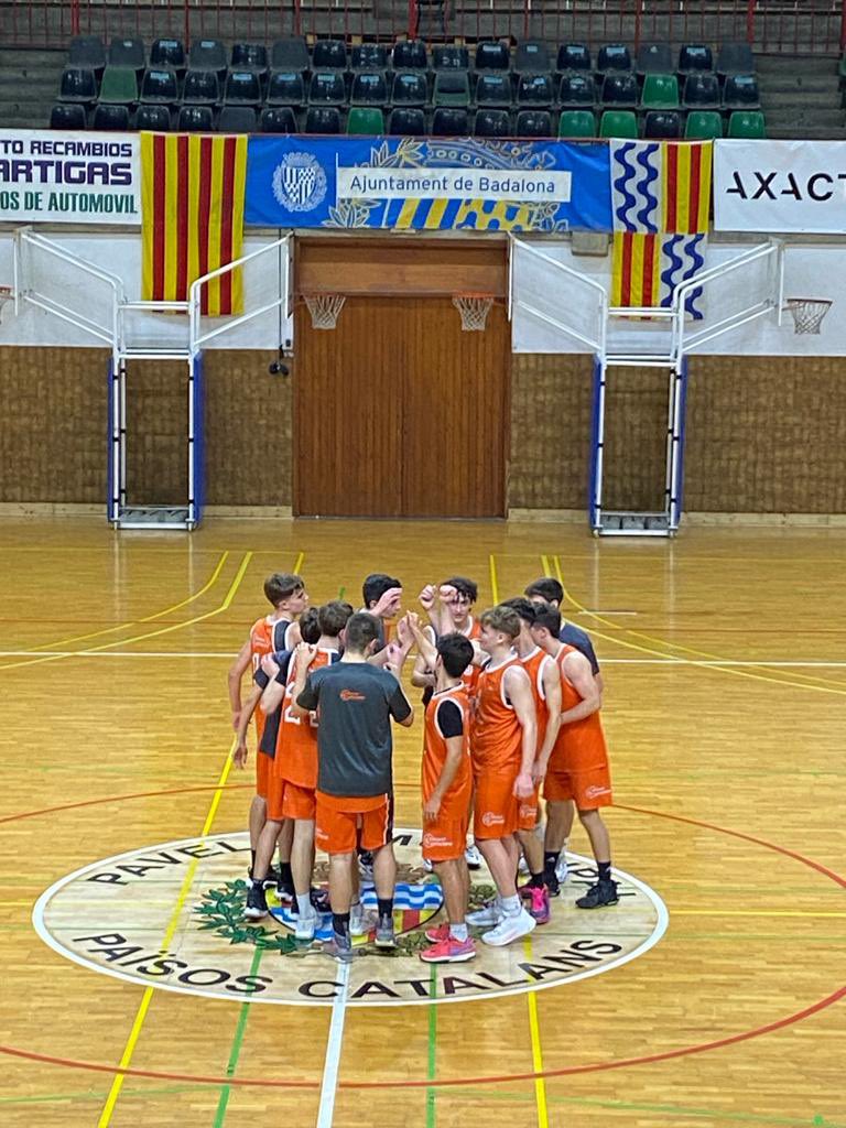 safaclaror's tweet photo. RESULTATS | 🏆 C.c. U18 - Junior Masc. Interterrit.
@AESANTANDREUNAT 4️⃣4️⃣
#JrMasc 8️⃣3️⃣
💬 Ens ha costat 10 minuts entrar al partit i poder cobrar les bones accions que estàvem trobant. Ha servit per recuperar sensacions ofensivament.
#SafaClaror | #ForçaSafa https://t.co/vbxolt46de