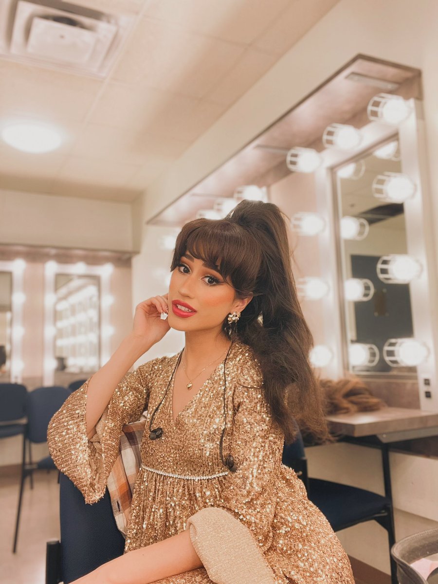 ZeniaMarshall's tweet photo. Groovy Baby ✨✨✨

#relivethemusic #50s #60s #theatreshow #nationaltour #singer #livemusic https://t.co/DykyXWAKFJ