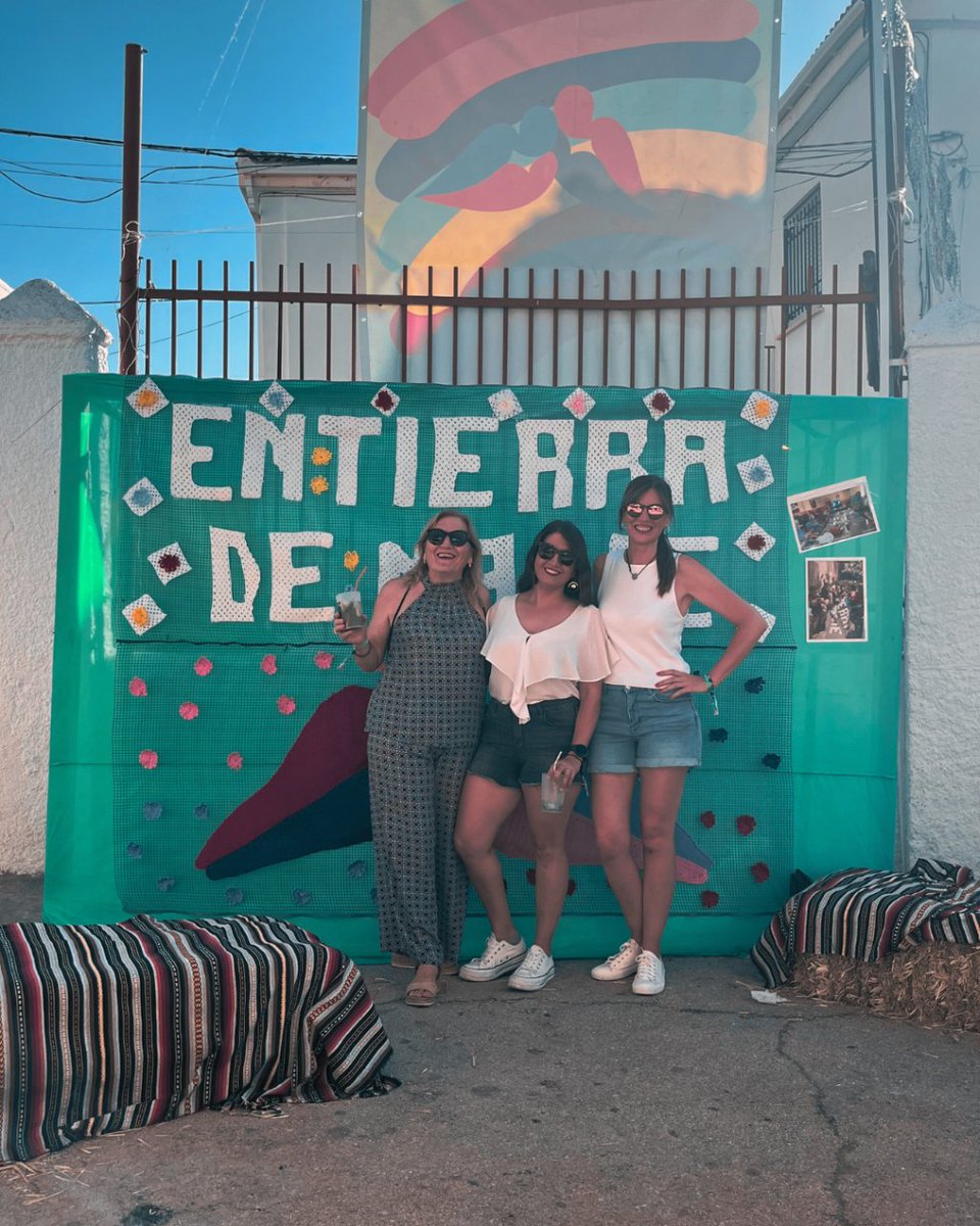 tierra_fest's tweet photo. Por nuestro photocall pasó gente muy muy chula, si no os lo creéis aquí tenéis una muestra!
#entierradenadie #photocall #entierradenadiefest #festivalenelparaiso #festivalenjaen #santiagopontones #sierradesegura #naturalezaymusica #paratodoslospublicos #gentechula https://t.co/ohkdYioYVU