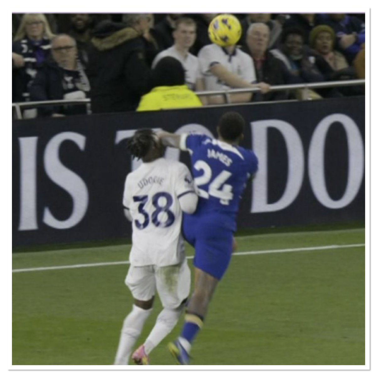 LastWordOnSpurs's tweet photo. 🤬 How Is That NOT A Red Card?

#THFC | #COYS | #TOTTENHAM | #TOTCHE https://t.co/PUXMi1Gv0L