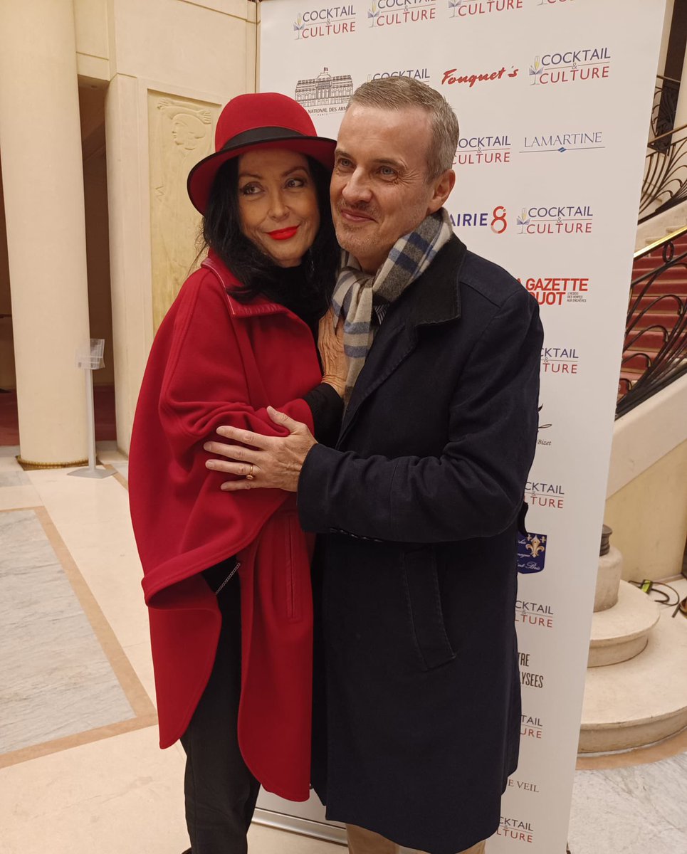 <a href="/EmmanuelPierrat/">Emmanuel Pierrat</a> 6/11/23 Théâtre des Champs Elysées, la librairie éphémère organisée par Cocktailetculture. Rencontre avec mon cher Emmanuel Pierrat ✨<a href="/cocktail_cultur/">Cocktail & Culture</a> <a href="/AMoriceKerneven/">Ayrton Morice Kerneven</a> <a href="/champselysees/">Champselysees_official</a>