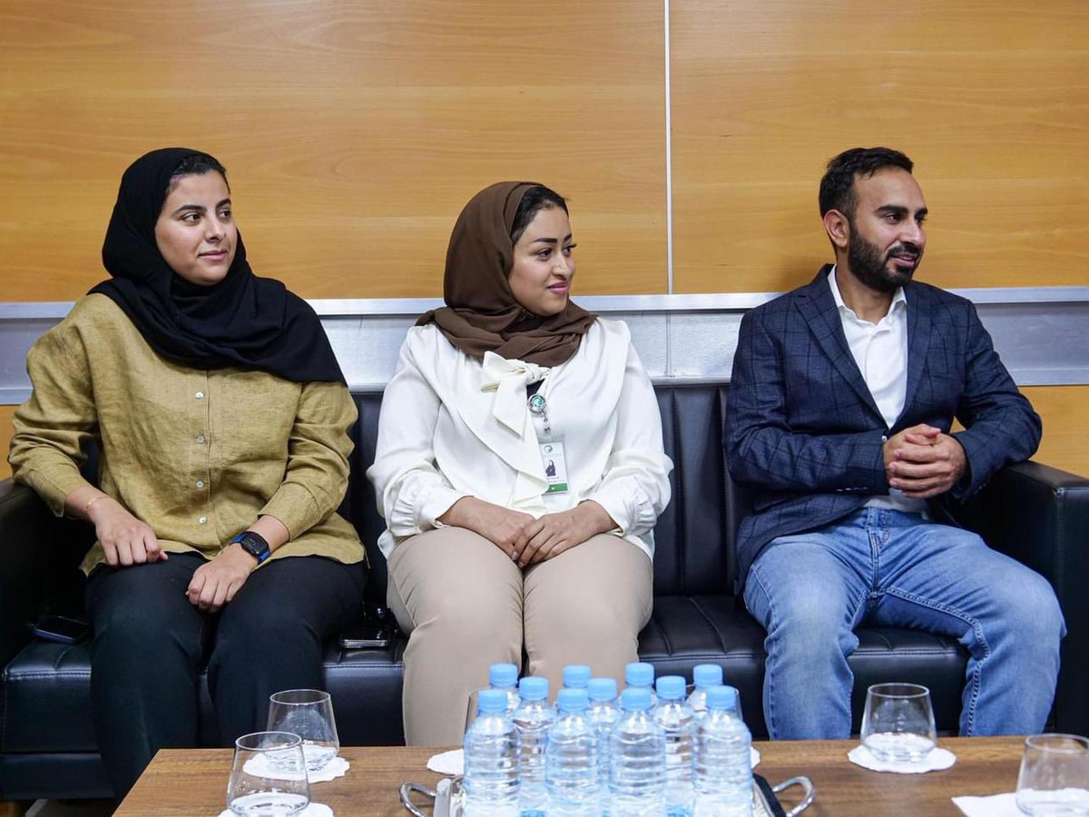 mauritaniefoot's tweet photo. Une délégation de la Fédération Saoudienne de Football 🇸🇦⚽️conduite par M. Brahim Al Dossari – chef du département de la responsabilité sociale à la #SaudiFF effectue une visite de travail et d’amitié à la Fédération mauritanienne de football ⚽️🇲🇷#FFRIM ,dans le cadre du partenariat qui lie les deux institutions.
Le dirigeant saoudien a été reçu par le Président de l’instance faîtière du football mauritanien , Ahmed Yahya @AYahya_ffrim.