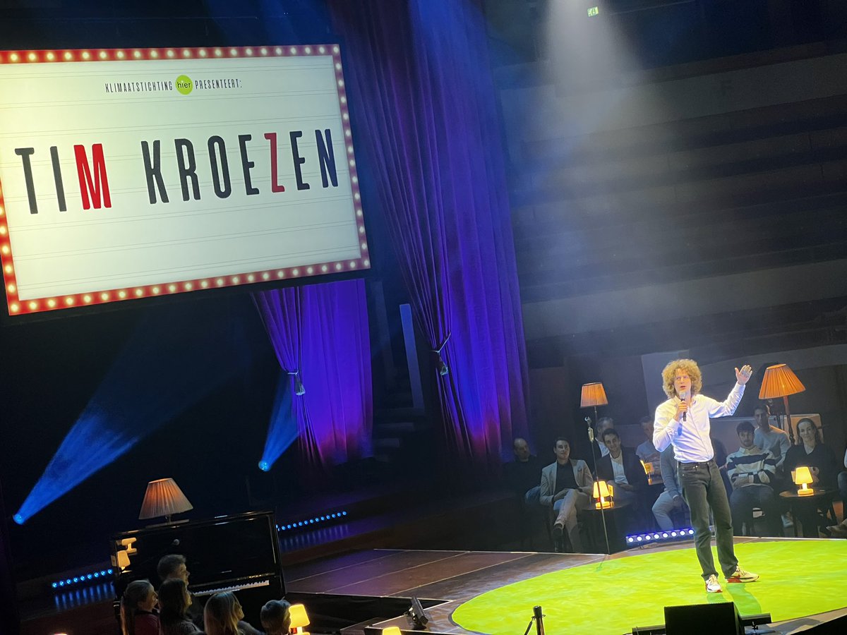 JeroenPater's tweet photo. De climate comedy night is echt top! Met Tim Kroezen een vette set! @TiVre_Utrecht door #hier https://t.co/J9nfTioPLD