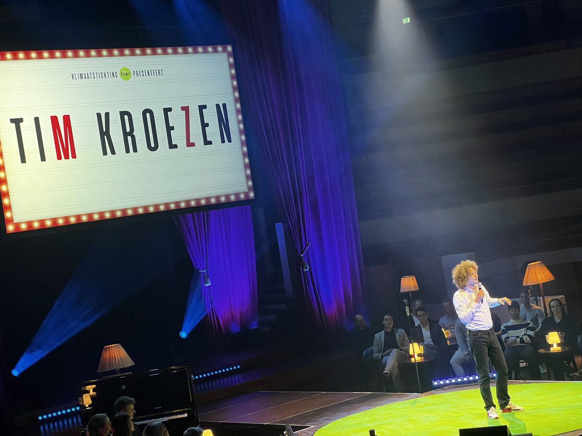 JeroenPater's tweet photo. De climate comedy night is echt top! Met Tim Kroezen een vette set! @TiVre_Utrecht door #hier https://t.co/J9nfTioPLD