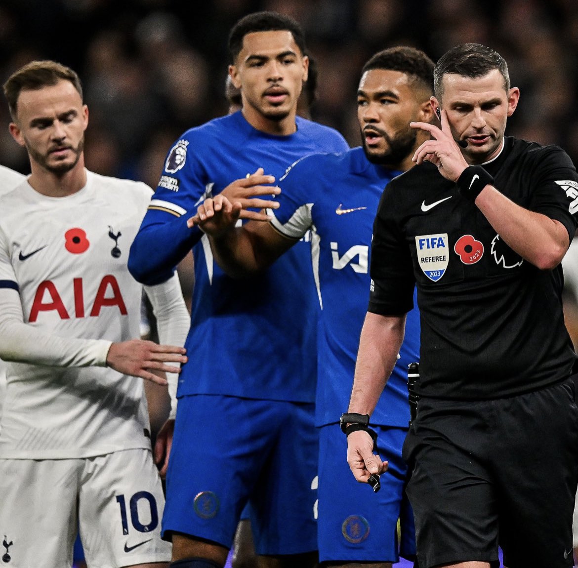 ⚽ Kulusevski scores
❌ Son goal ruled-out for offside
💥 Udogie avoids a red card
🦵 Romero avoids a red card
❌ Sterling's goal ruled-out for handball
❌ Caicedo's goal ruled-out for offside
🟥 Romero is sent off
⚽️ Palmer equalises from the spot
❌ Jackson's goal ruled-out for