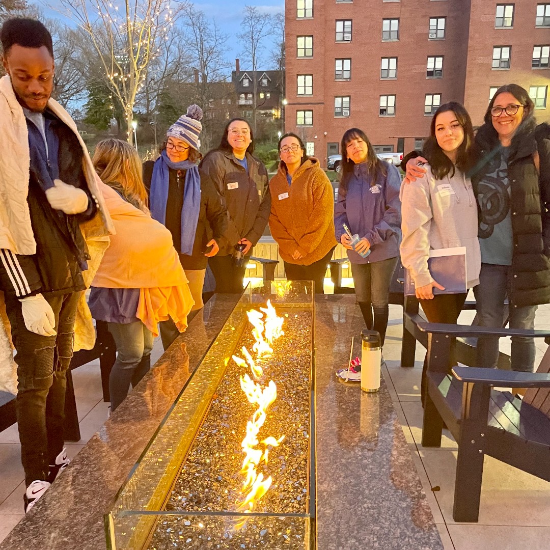 AlbertusSocial's tweet photo. The chilly nights are upon us! Warm up with our S’mores and Tours sessions at Albertus Magnus College. 🍫 ☕ ⭐
Register: https://t.co/paFoq3N4eV
#AlbertusMagnusCollege #FearlessFalcons #College #CTCollege #CollegeDecision https://t.co/UGd0uWK3dY
