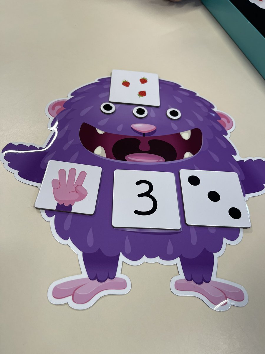 EmilieCollet2's tweet photo. @MHMternelle1 Associer les différentes représentations d’une quantité grâce au monstre à compter.
Jouer à la bataille avec différentes représentations. https://t.co/DgiHc5zagQ