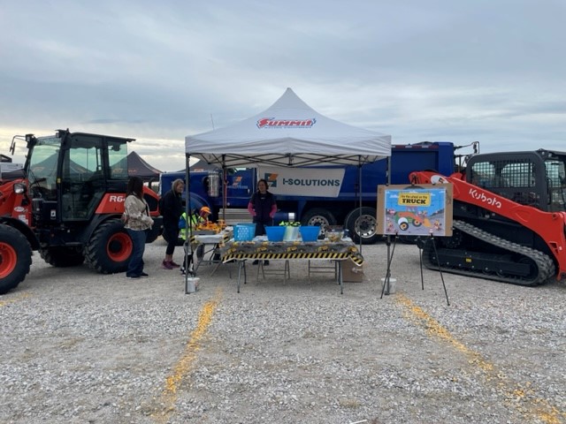 GBATeam's tweet photo. The I-Solutions team had a blast at this year's Dozer Days!
Thank you to everyone who came out to support the event and to learn more about I-Solutions! 👷♂️🚧
#DozerDays #Event #Sponsor #ISolutions #GBAteam https://t.co/8ApGZrBuVj