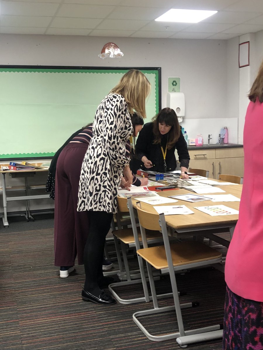 Jane_Arthur_'s tweet photo. A super collegiate session tonight with team  @StMirinsPS all about the #curriculum &amp; #interdisciplinarylearning #relevance #learneragency #planningtogether #deeplearningdeepthinking Thanks for the great feedback 👍🏼 Always a pleasure to work with teachers/colleagues in schools 😍 https://t.co/Dycb0Q8hJ3