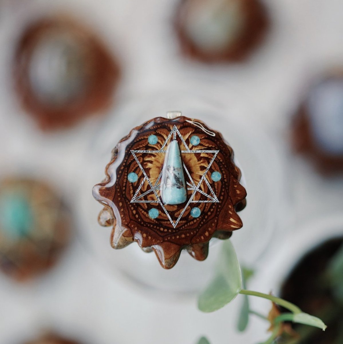 3rdeyepinecones's tweet photo. Turquoise in the Matrix with Silver Merkaba Multi Glow 🩵 🫧
-

-

-

-

-

#thirdeyepinecones #thirdeyepinecone #festivalvibes #festivalfashion #festivallook #summerfestival #musicfestivals #naturemade #veganjewelry #naturemagic #pinecone #pineconependant #pineconenecklace #pine https://t.co/GwVgG4Js5o
