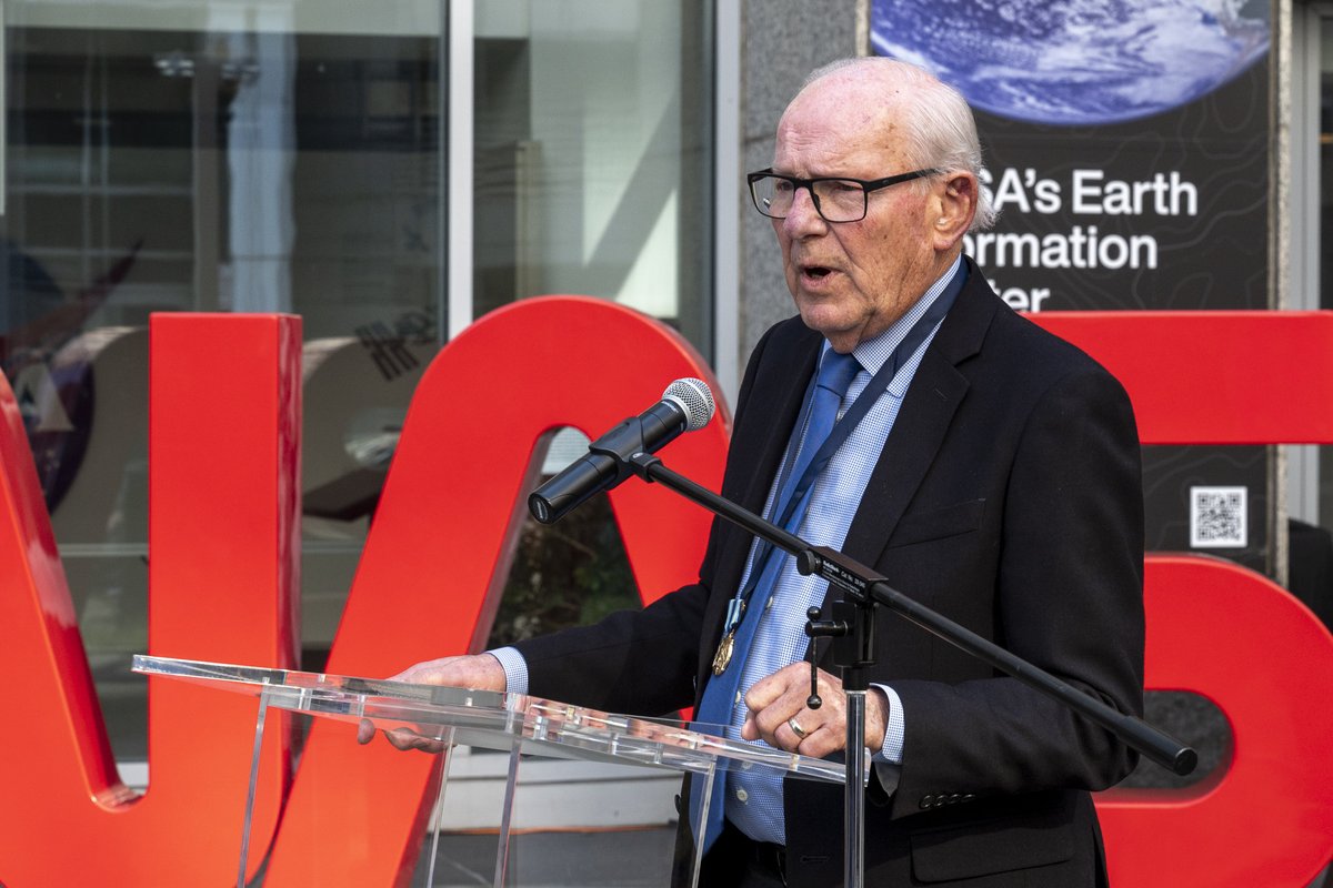 Today @NASA honored Richard Danne for his outstanding achievement in creating the NASA worm logotype and inspiring the world through the medium of design for the benefit of humanity. Check out more images from the dedication event - 📸 flic.kr/s/aHBqjB2irF