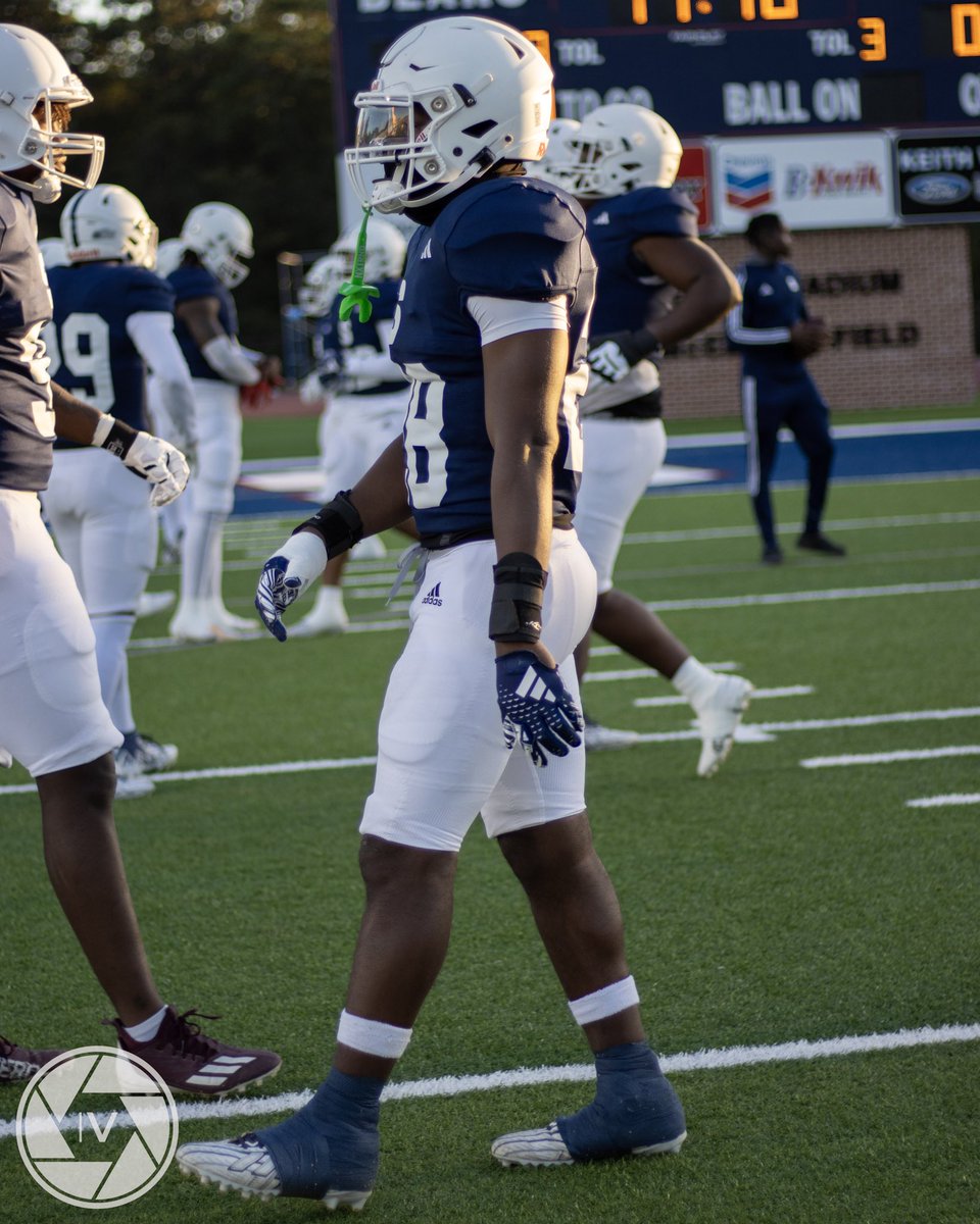 hudl.com/v/2MTP5E
Versatile Outside linebacker‼️
December Grad‼️
3.6 GPA‼️