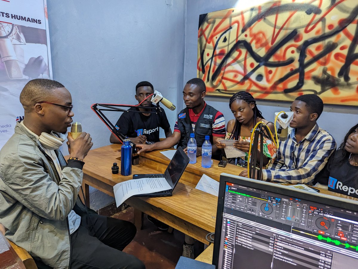 lucbienfait's tweet photo. #U_Action
Sous le thème "Travailler dans un environnement sain", moi avec mes amis u-reporters de la Communauté U-Report Bukavu avons sensibilisé sur l'importance de travailler dans un milieu propre au travail comme à domicile et sur la prise en charge de la diarrhée à la maison. https://t.co/ex8xL4FC3z