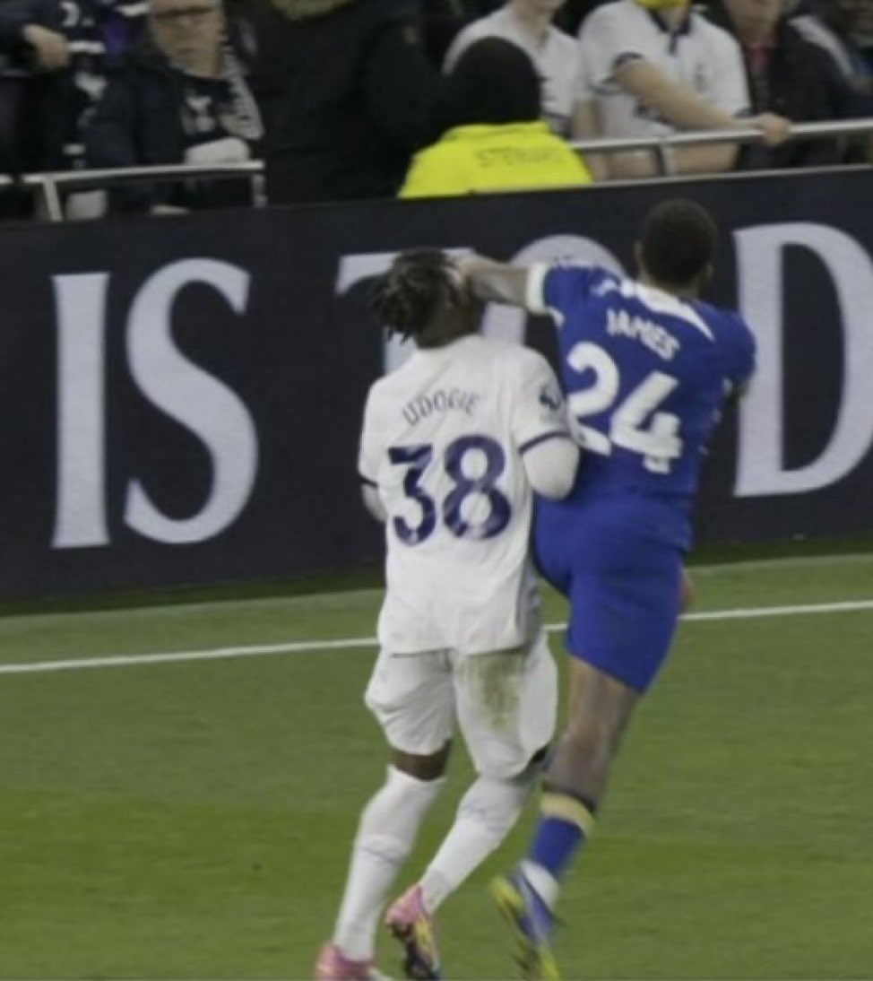 thespursweb's tweet photo. Not even a booking https://t.co/18uPN0jzni