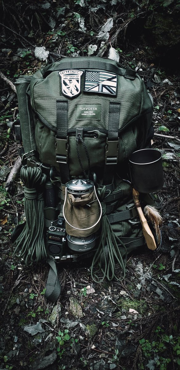 night9studio's tweet image. 撤収時は外付けしがち。

最後まで使ってたマグ
忘れかけたロープ…etc。

 落ちてる枝で掃き掃除
忘れ物チェックして
一礼したら街に帰る。

 #SAVOTTA
 #スケーターズランタン