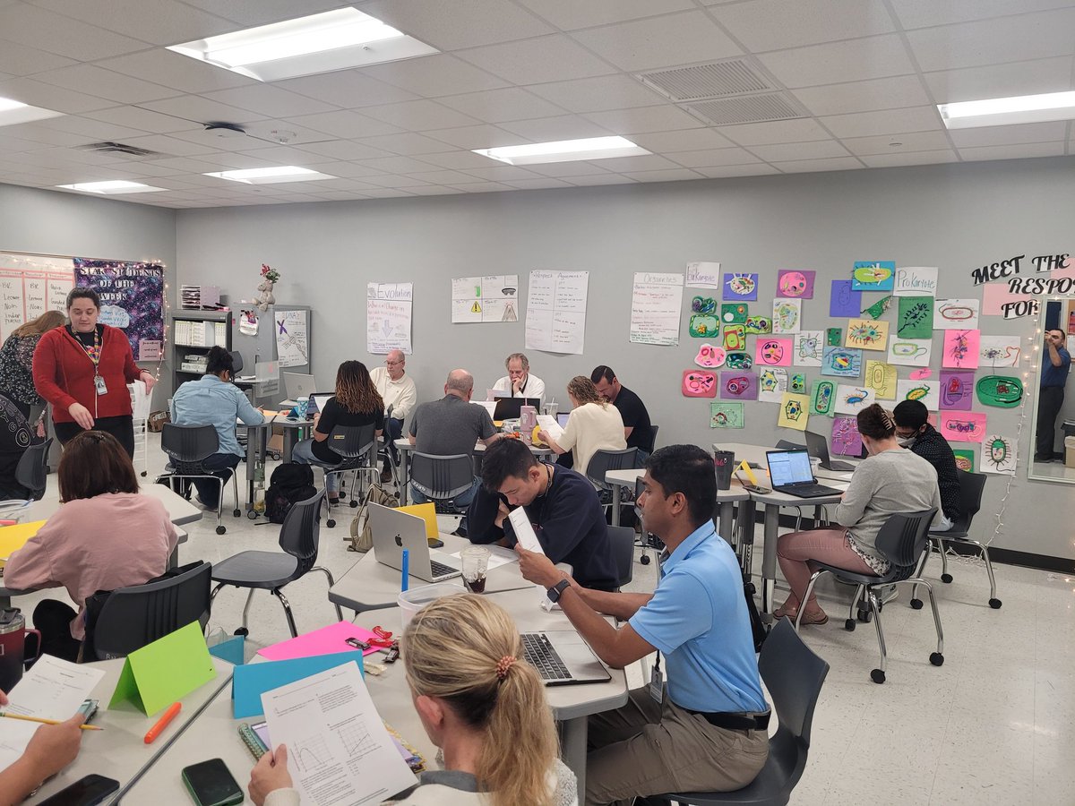 pedrozaerick's tweet image. Teachers were hard at work on DSC day to differentiate for gifted and talented students!
#Joy4Math
#MathRules
@lopez_diane
@FWISDPLI
@JonesLowanna
@KenyailCarr