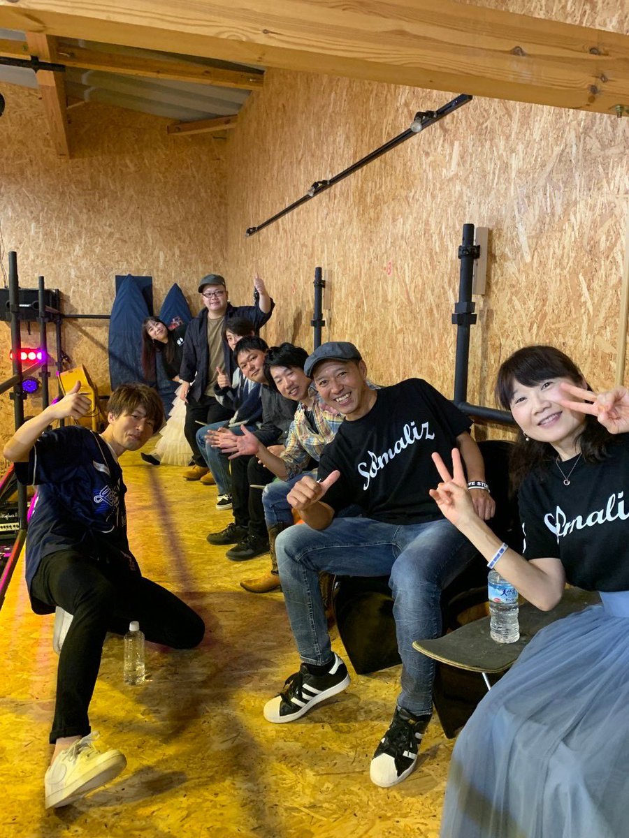 somaliz2020's tweet image. 秋の岩沼・名取音楽祭り
11月5日(日)に名取第三倉庫エルカミーノで行われました✨
音楽🎵で笑顔☺️になって、温かい優しい空気に包まれた、素敵💓なフェスでした❣
#伊東洋平
#第三倉庫エルカミーノ
#monmon
#渡邉華奈
#楓
#yossy×yossy
@slsblues 
#加藤一行
#安部優莉奈 
#くどうあかり
#カホンのヒデ