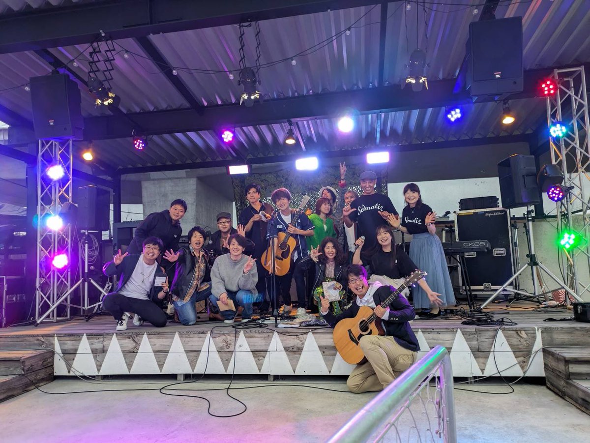 somaliz2020's tweet image. 秋の岩沼・名取音楽祭り
11月5日(日)に名取第三倉庫エルカミーノで行われました✨
音楽🎵で笑顔☺️になって、温かい優しい空気に包まれた、素敵💓なフェスでした❣
#伊東洋平
#第三倉庫エルカミーノ
#monmon
#渡邉華奈
#楓
#yossy×yossy
@slsblues 
#加藤一行
#安部優莉奈 
#くどうあかり
#カホンのヒデ