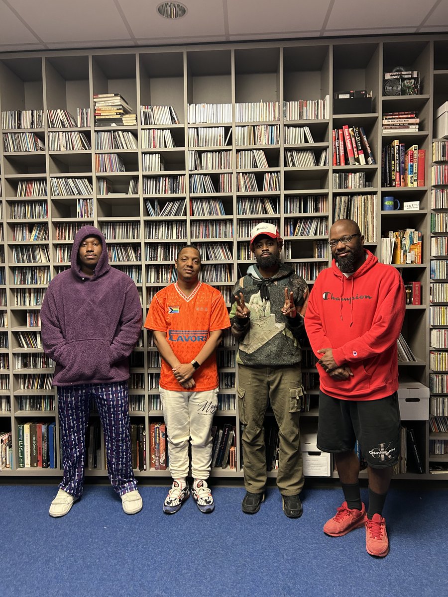 On the latest The Breaks podcast, <a href="/confuciusjones/">I Just Work Here</a> &amp; <a href="/freshxknight/">A Host Named FRESH</a> interview @jeanishorus the founder of Austin’s <a href="/hubbledvision/">HUBBLEDVISION</a>, and Chicago-based artist @BlvckSvm about their musical collaboration and the Afrovision event at this year’s <a href="/AfroTech/">AfroTech</a>.
Listen: kutkutx.studio/the-breaks/afr…