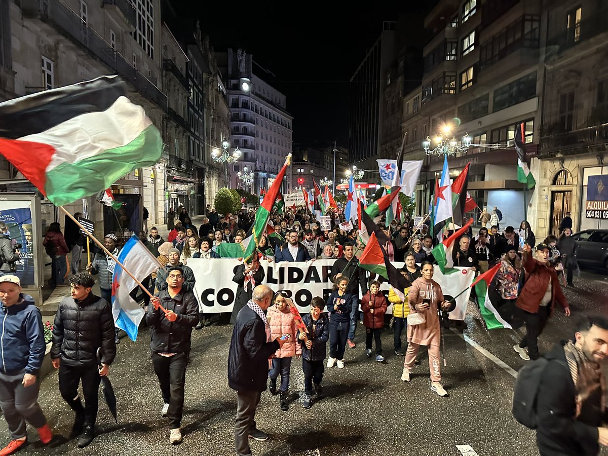 mardelumes's tweet photo. 📸 #Galiza toma de novo as rúas en 24 localidades contra a impunidade, tras case un mes de masacre sionista na Faixa de #Gaza e toda #Palestina 🇵🇸 sen que se tome ningunha medida contra #Israel. Non é unha guerra, é un xenocidio. #GalizaConPalestina. https://t.co/hB0ImFmTLM