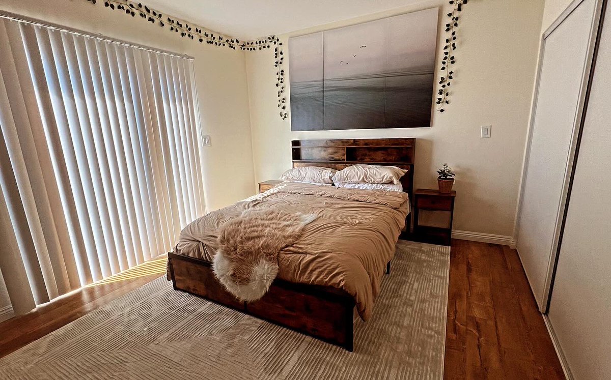 theairstudio's tweet photo. The Oasis bedroom is now operational and available for musicians to book to stay while working here at Air Studios!

Key features include:
- Private full bathroom. 
- A smart TV with a PlayStation connected. 
- Access to a private outdoor space. https://t.co/05QkyBj07B