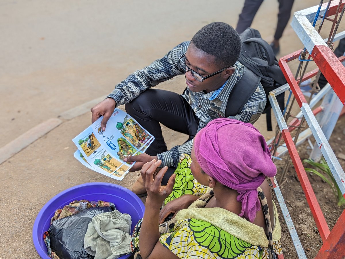 lucbienfait's tweet photo. #U_Action

Dans le cadre du challenge sur les pratiques familiales essentielles, les u-reporters de Bukavu continuent de sensibiliser sur la prise en charge de la diarrhée à domicile et sur la plateforme @ureport_rdc.

La ville de Bukavu continue à enregistrer les cas de choléra. https://t.co/kMj6xaFWRx